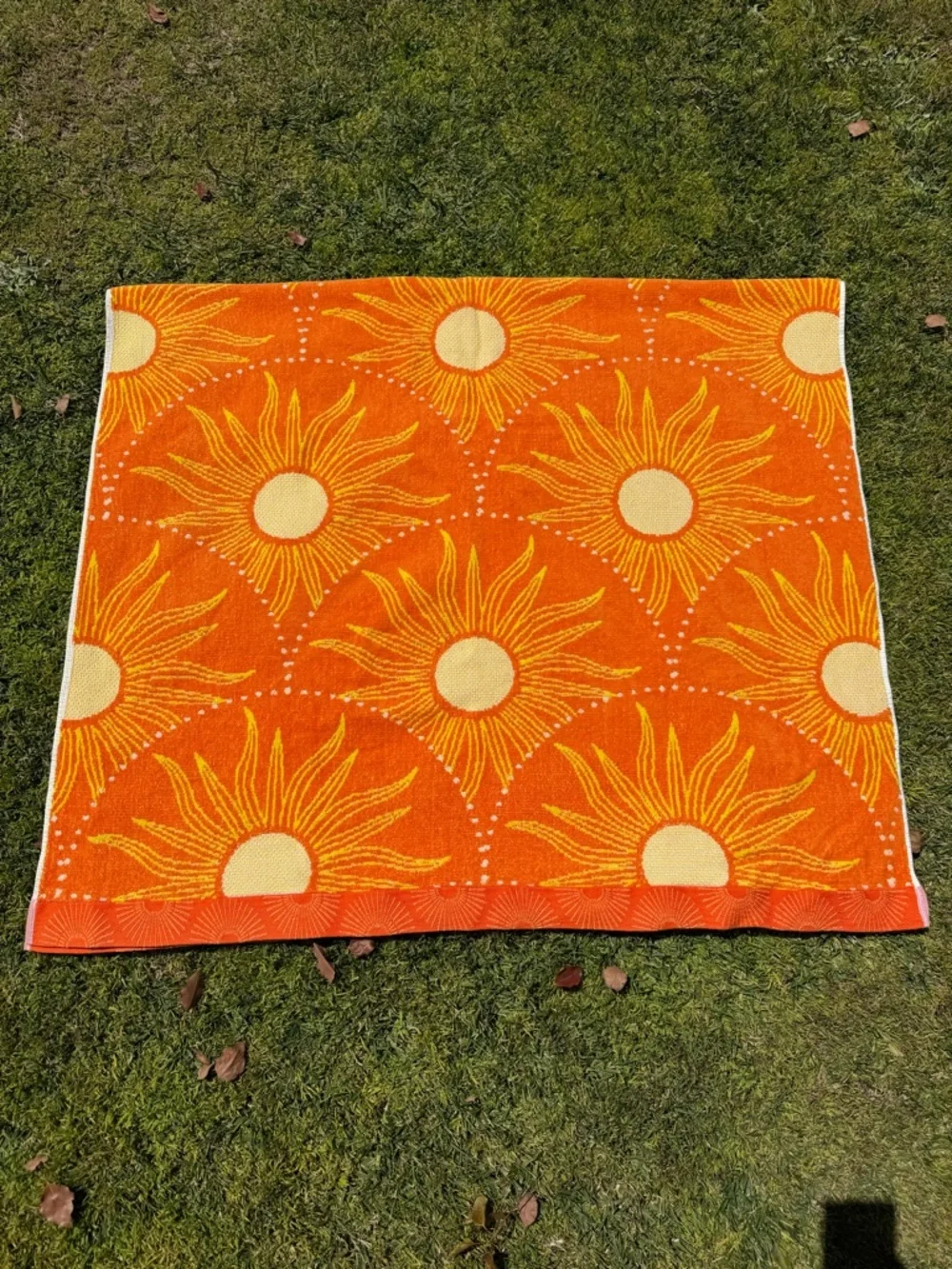 Costco Oversized Beach Towel Blazing Suns Orange Yellow 39x67 Soft 100% Cotton